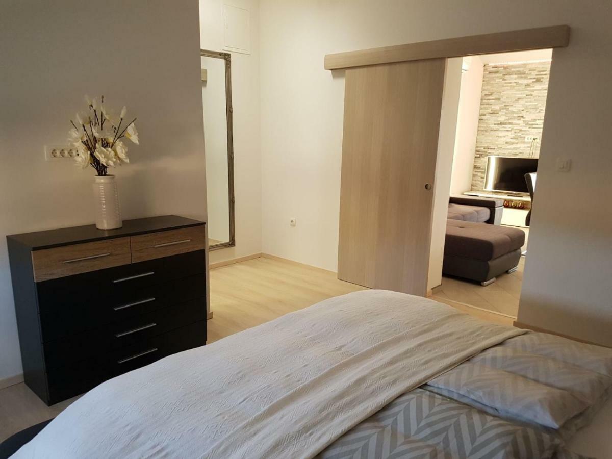 Apartments Roko Kolinda Bibinje Exterior photo